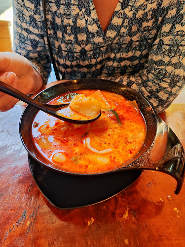 LEK SEAFOOD - การบริการอาหารและที่พัก