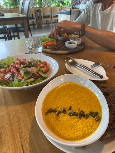 Comentarii opinii despre Lemonade Club