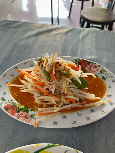 Opinii despre ร้านลาบเมืองพล นครปฐม în อำเภอเมืองนครปฐม - การบริการอาหารและที่พัก