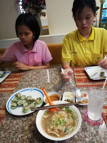 ร้านฮอยอัน อาหารเวียดนาม นครสวรรค์ - การบริการอาหารและที่พัก