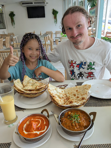 Comentarii opinii despre Golden Paradise Restaurant(NORTH-INDIAN CURRY HOUSE) || Best Indian Restaurant | Halal Food Restaurant In Phuket