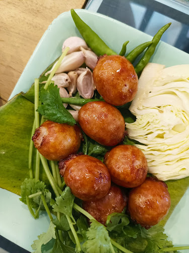 ร้านบุษบาปลาย่าง - การบริการอาหารและที่พัก