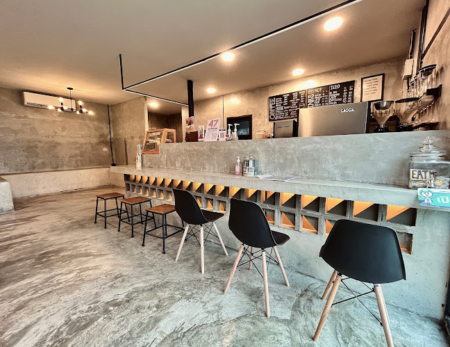 Jitphirom Coffee Roastery (Oldies)