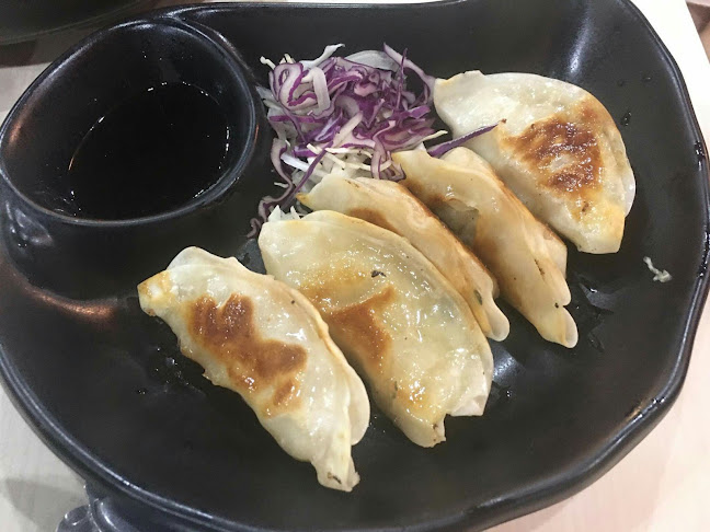 ร้านอาหารญี่ปุ่น ซูชิแชมป์เปี้ยน หาดใหญ่ - การบริการอาหารและที่พัก