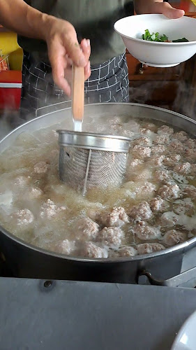 Opinii despre เกาเหลาเลือดหมู สหรส สาขาพะเยา în อำเภอเมืองพะเยา - การบริการอาหารและที่พัก