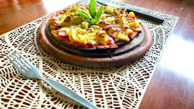 Opinii despre Sweet Chilli Restaurant & Bar @Karon Beach în อำเภอเมืองภูเก็ต - การบริการอาหารและที่พัก