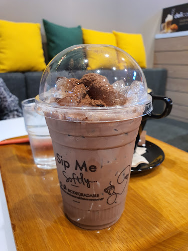 Deli CaFe' Shell Korat - การบริการอาหารและที่พัก