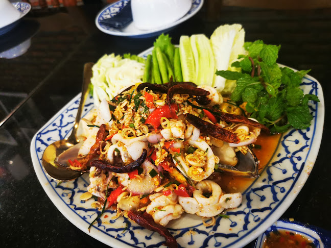 สีนานวล คาเฟ่ กังสดาล - การบริการอาหารและที่พัก