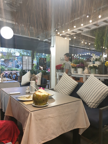 KIRI burger & bowl , kata beach - การบริการอาหารและที่พัก