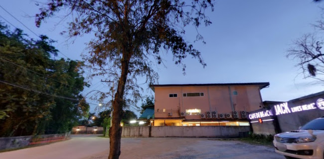 คาเฟ่ เดอ บีช พัทยา - การบริการอาหารและที่พัก