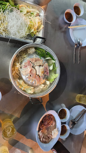 หมื่นทิพย์เนื้อย่างเกาหลี - การบริการอาหารและที่พัก