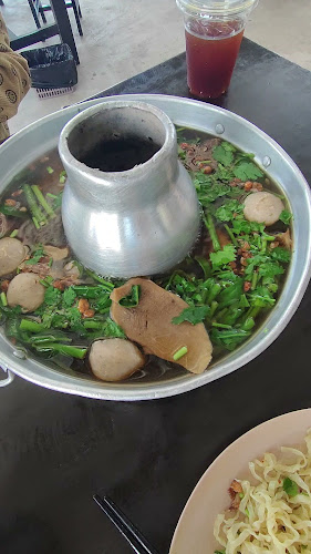 เจ้าขุน ก๋วยเตี๋ยวเนื้อตุ๋น หม้อไฟ - การบริการอาหารและที่พัก