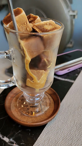 Opinii despre Coffee Talk Old Phuket Town în อำเภอเมืองภูเก็ต - การบริการอาหารและที่พัก