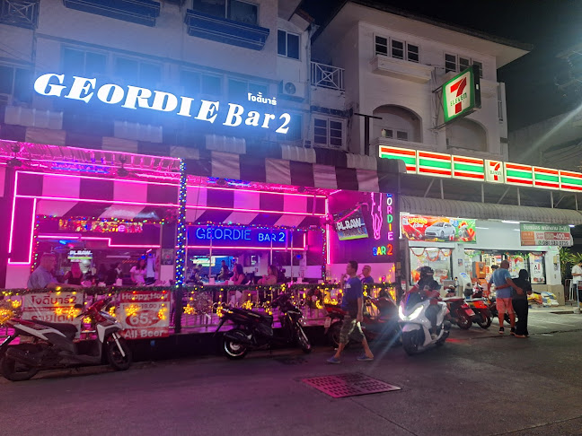 7-11 โรงแรมไดอาน่า, ซ.บัวขาว อำเภอบางละมุง ชลบุรี 20150