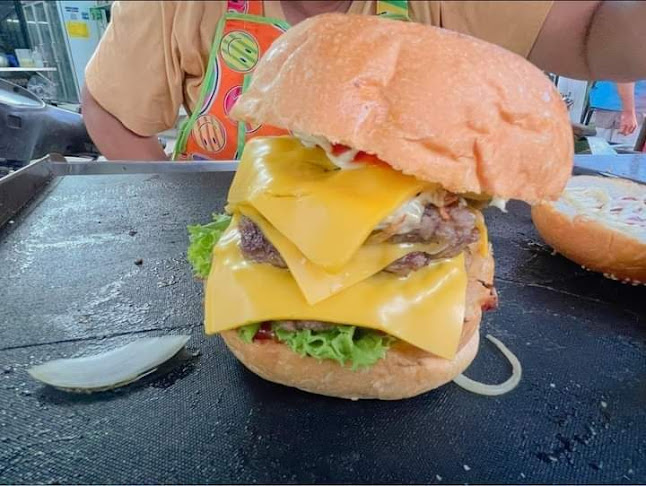 เบอร์เกอร์ควีนBurger Queen 👑 &Potato Queen🍔🥔 - การบริการอาหารและที่พัก