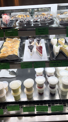 Opinii despre The Continental Bakery and Restaurant în อำเภอบางละมุง - การบริการอาหารและที่พัก