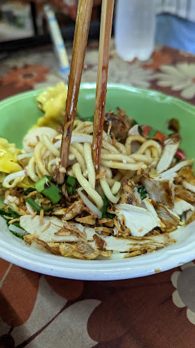 V9MP+8VR ตำบลตลาดเหนือ อำเภอเมืองภูเก็ต ภูเก็ต 83000