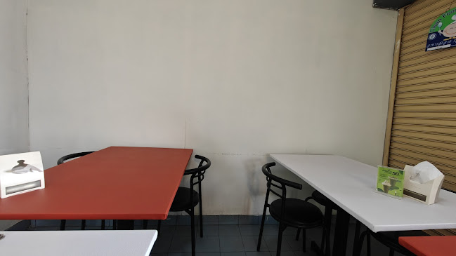 ร้านอาหารอิสลาม ดิโอเอซิส บางบัวทอง - การบริการอาหารและที่พัก