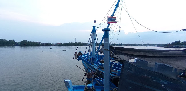 ท่าเทียบเรือประมงสุราษฎร์ธานี