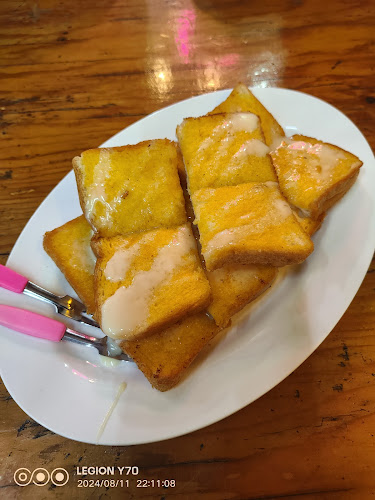 นมอาโก - การบริการอาหารและที่พัก