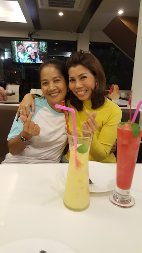 บ้านสวนคาเฟ่ แอนด์ เรสเตอรองส์ - การบริการอาหารและที่พัก