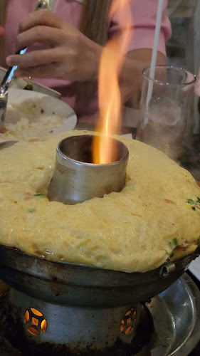 ครัวลุงหนุ่ม - การบริการอาหารและที่พัก