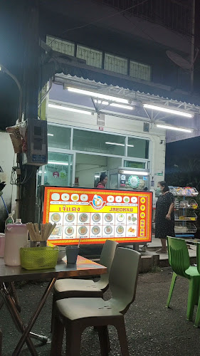 Opinii despre ก๋วยเตี๋ยวเป็ดเจ๊แดง เจ้าเก่า duck nooddle în อำเภอหาดใหญ่ - การบริการอาหารและที่พัก