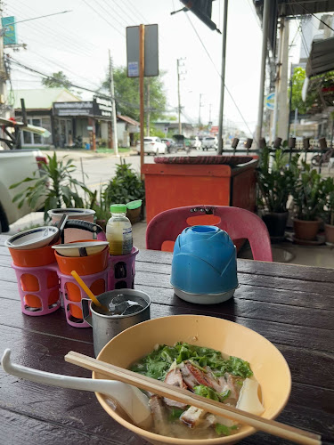 Opinii despre ร้านข้าวหมูแดงนครปฐม นครราชสีมา în อำเภอเมืองนครราชสีมา - การบริการอาหารและที่พัก