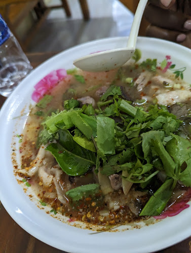 MAMA Thai Food Restaurant - การบริการอาหารและที่พัก