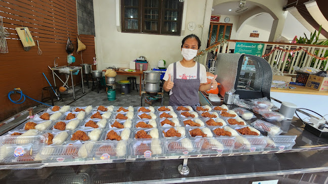 ร้านเจ๊หวี่ไก่ทอดตะไคร้ ของอร่อยเมืองนครสวรรค์ ประตู 11 - อำเภอเมืองนครสวรรค์