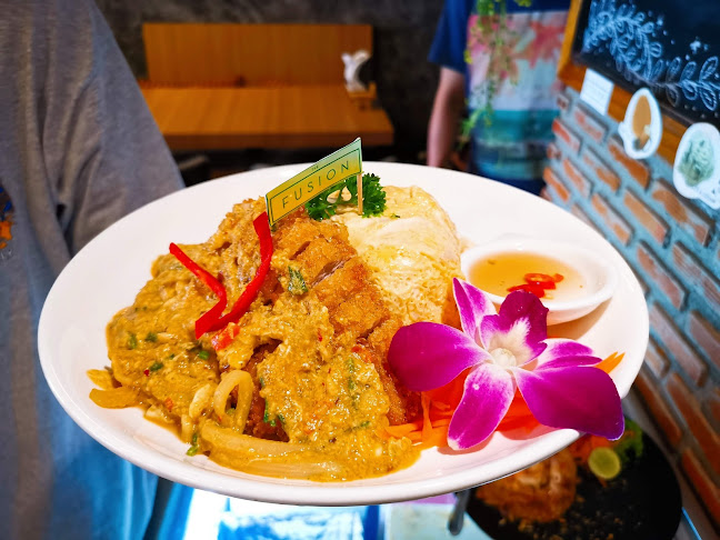 126 ถนน มาตุลี ตำบลปากน้ำโพ เมือง นครสวรรค์ 60000