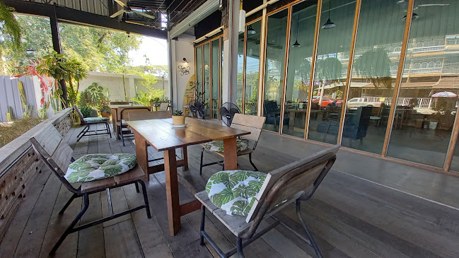 Twogether Cafe - การบริการอาหารและที่พัก