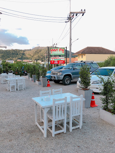 ร้านบุษบาปลาย่าง - การบริการอาหารและที่พัก