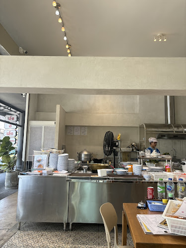 5 ถ. เยาวราช ตำบลตลาดเหนือ เมือง ภูเก็ต 83000