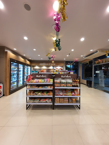 Deli CaFe' Shell Korat - การบริการอาหารและที่พัก