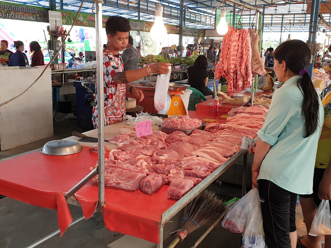 ตลาดทุ่งกลม ซอย 10 - การบริการอาหารและที่พัก