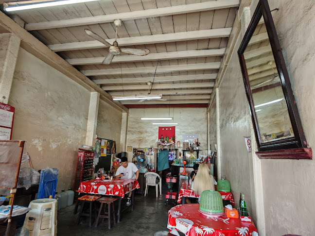 หมี่ผัดฮกเกี้ยน ถนนถลาง - การบริการอาหารและที่พัก