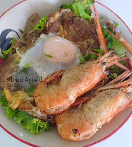 ร้านเด็ดเอร็ด ก๋วยเตี๋ยวคั่วไก่ไฟมังกร by pinny the chef @ระยอง