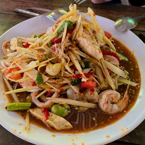 Opinii despre ก๋วยเตี๋ยวภูไท în อำเภอศรีราชา - การบริการอาหารและที่พัก