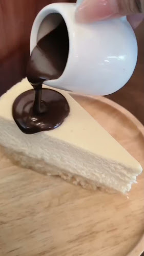 What the Fish (Izakaya & Bar) - การบริการอาหารและที่พัก