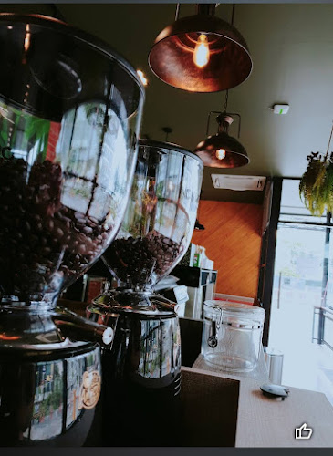 คาเฟ่ อเมซอน สาขาอาคารจัสมินทาวเวอร์ - อำเภอปากเกร็ด