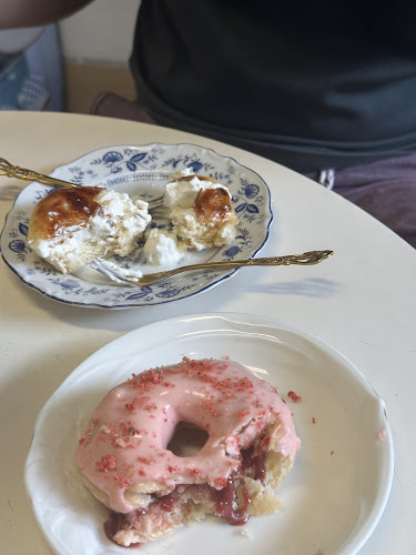 CHARLOTTE DOUGHNUTS Sai Song - การบริการอาหารและที่พัก