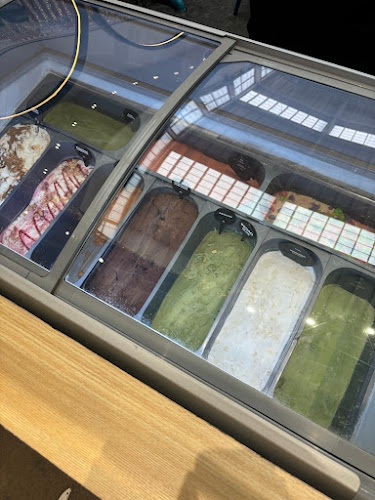 Molto Gelato สาขา Central Nakhon Pathom - การบริการอาหารและที่พัก