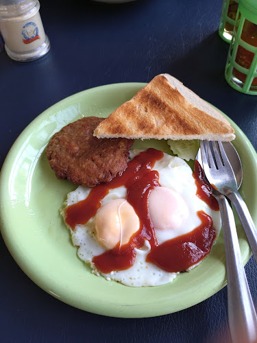 มะลิทอง - การบริการอาหารและที่พัก