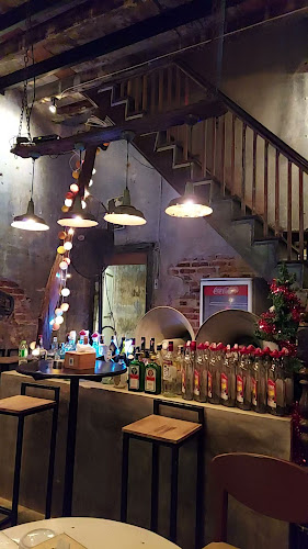 87 ถ. เยาวราช ตำบลตลาดเหนือ อำเภอเมืองภูเก็ต ภูเก็ต 83000