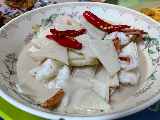 ร้านนัดพบยูงทอง 金孔雀餐厅 - การบริการอาหารและที่พัก