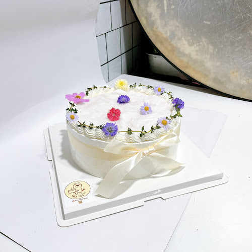 ทีแอนด์ทีโฮมเบเกอรี่ - การบริการอาหารและที่พัก