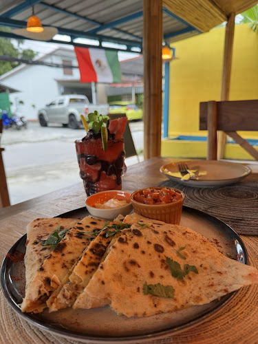 40, 19 ซอย เจ้าฟ้า 39 ตำบล ฉลอง Phuket, ภูเก็ต 83000