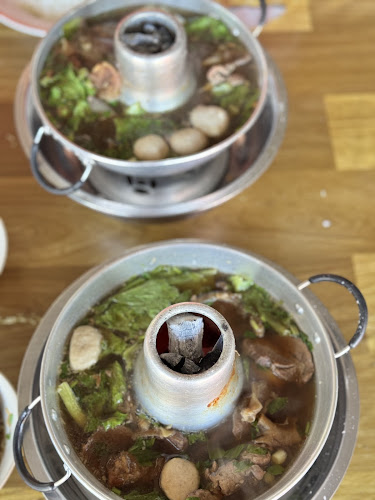 ก๋วยเตี๋ยวเนื้อลายหม้อไฟปากน้ำโพ