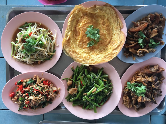 เจ้ก้อย ไก่หุบบอนแหลมฉบัง - การบริการอาหารและที่พัก